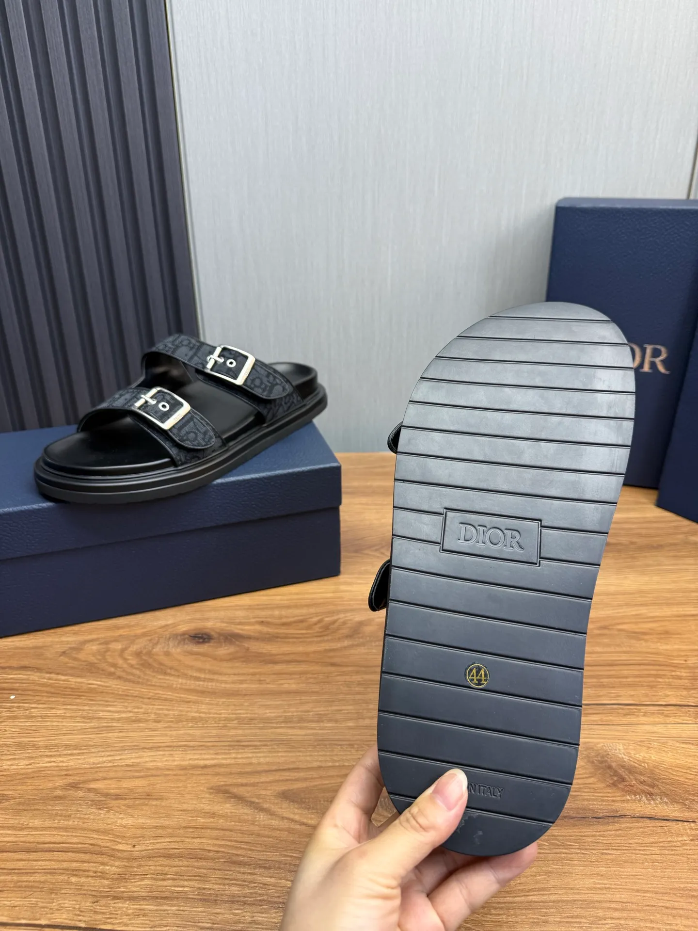 Men's shoes 💰300💰 Dior. Men's slippers 🩴Official website 1:1 production 38-45 yards 45 46 🉑️Customized original material shipped✅